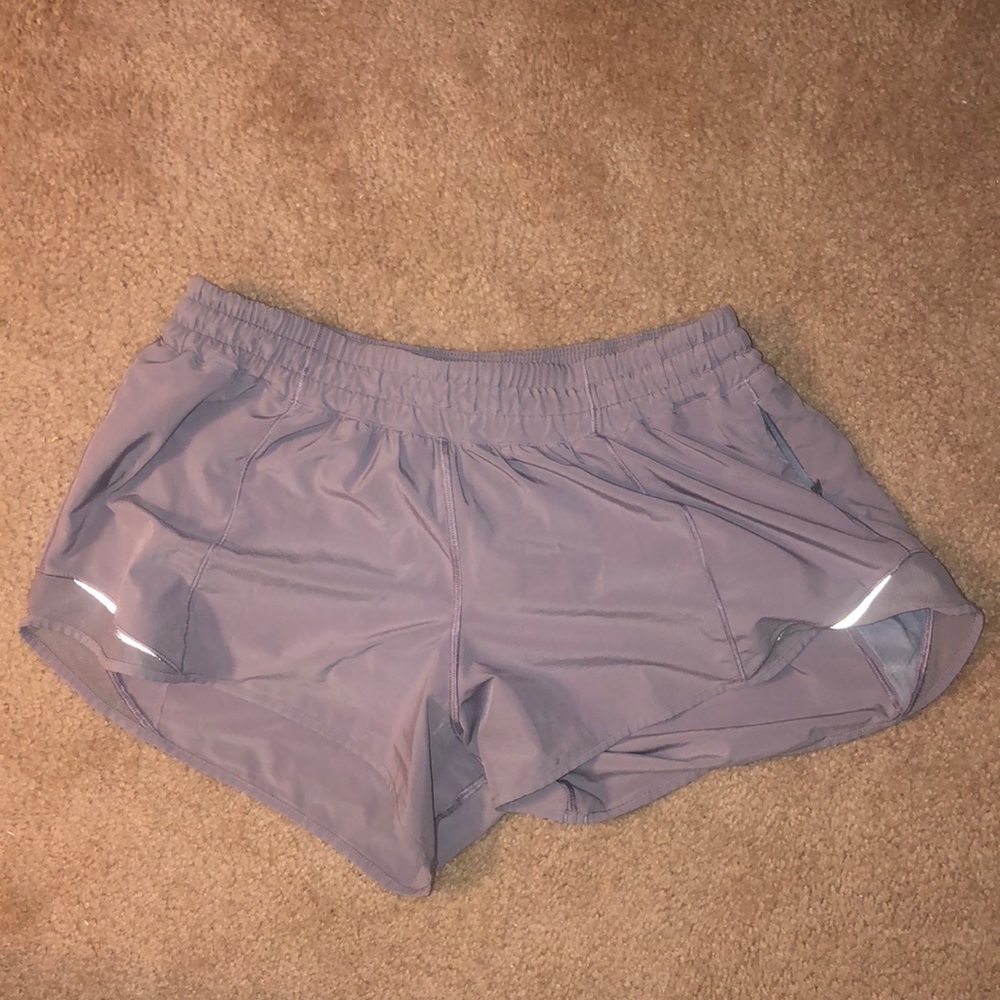 Lululemon Hotty Hot shorts 4”